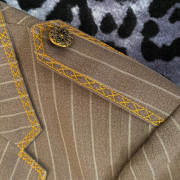 Holland & Sherry Suit - Picture 3 of 16